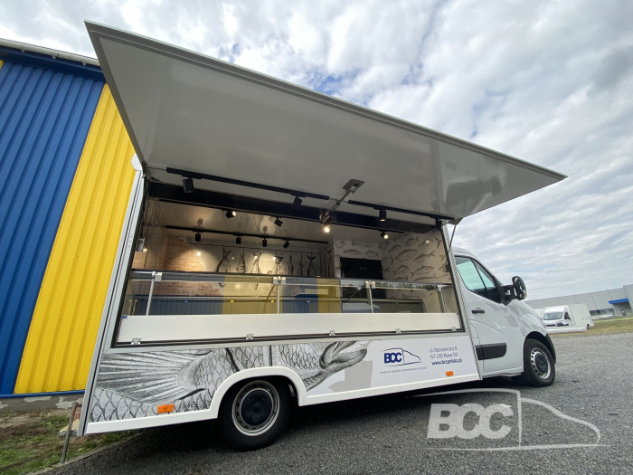Mobilny sklep rybny Opel Movano